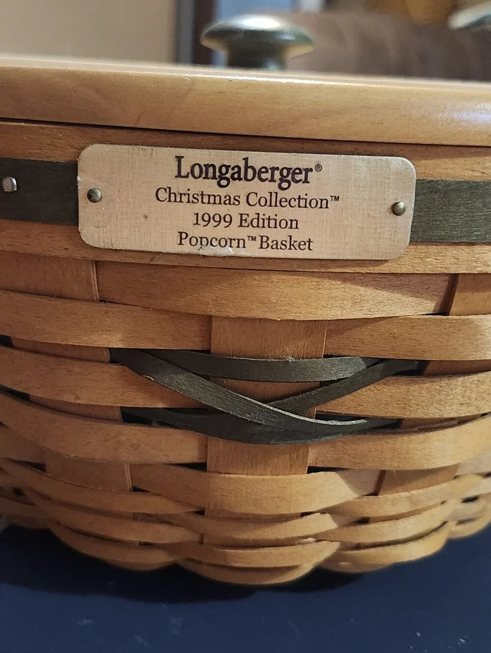 Longaberger Natural and Olive Woven Popcorn Basket with Protector & Lid. 1999